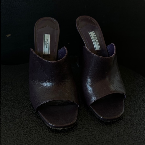 Prada heels - Picture 3 of 7